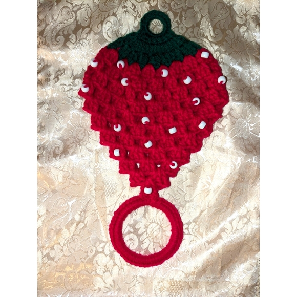 Red/Dark Pink Strawberry Kitchen Hand Towel Beaded Holder Handmade - Picture 1 of 2